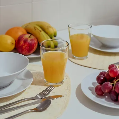 Elegant 3 Bedroom - Centre - Garage - Metro Apartment Lissabon