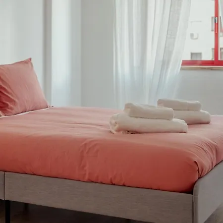 Elegant 3 Bedroom - Centre - Garage - Metro Apartman Lisboa