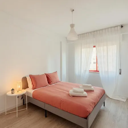 Elegant 3 Bedroom - Centre - Garage - Metro * Lisbon