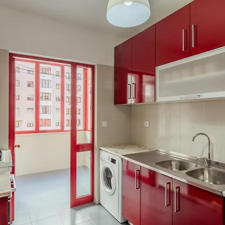 Elegant 3 Bedroom - Centre - Garage - Metro * Lisbon