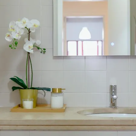 Elegant 3 Bedroom - Centre - Garage - Metro Appartamento Lisbona