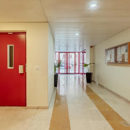 Elegant 3 Bedroom - Centre - Garage - Metro * Lisbon