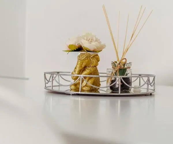 Elegant 3 Bedroom - Centre - Garage - Metro 公寓