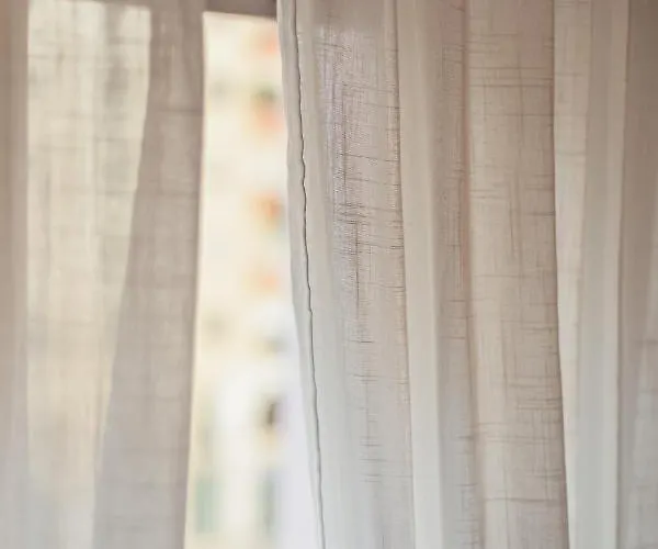 Elegant 3 Bedroom - Centre - Garage - Metro