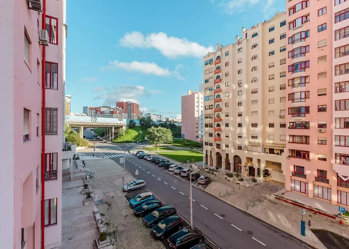 Elegant 3 Bedroom - Centre - Garage - Metro * Lisboa