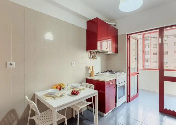 Elegant 3 Bedroom - Centre - Garage - Metro Lisboa