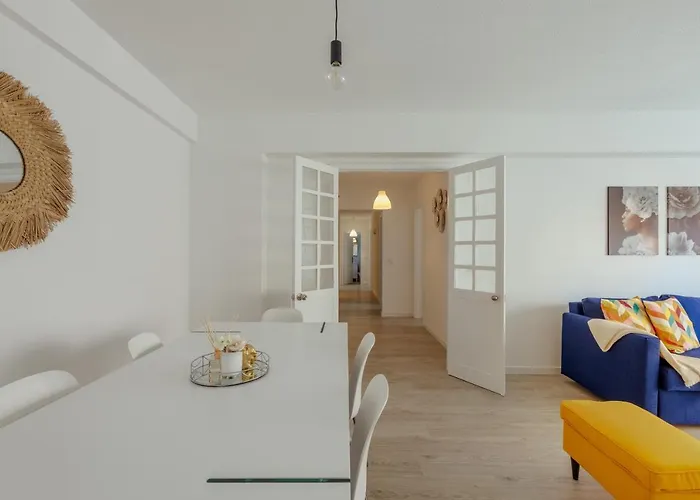 Elegant 3 Bedroom - Centre - Garage - Metro 公寓 *