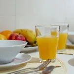 아파트 Elegant 3 Bedroom - Centre - Garage - Metro 리스본
